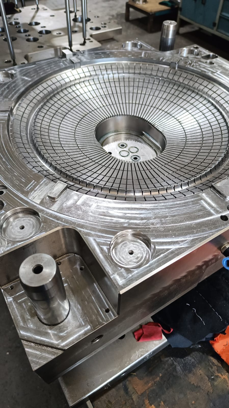 Molde de injeção para grade de ventilador